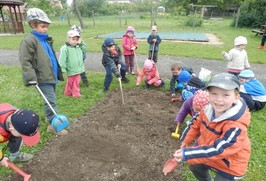 KVĚTEN 2014 V MATEŘSKÉ ŠKOLE STRAČOV