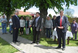 Odhalení pomníku - Vesnice roku 2015 ve Stračově foto Klika