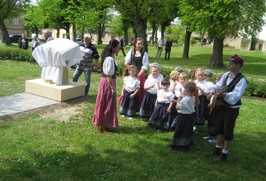 Odhalení pomníku - Vesnice roku 2015 ve Stračově foto Klika