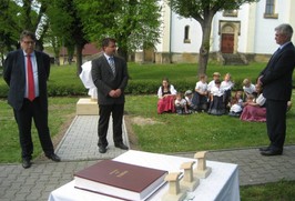 Odhalení pomníku - Vesnice roku 2015 ve Stračově foto Klika