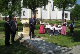 Odhalení pomníku - Vesnice roku 2015 ve Stračově foto Klika
