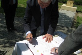 Odhalení pomníku - Vesnice roku 2015 ve Stračově foto Klika