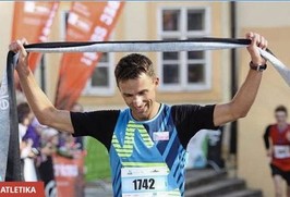Druhý ročník Maratonu Hradec Králové vyhrál Milan Janata z nedalekého Stračova      Zdroj: http://sport.idnes.cz/hra