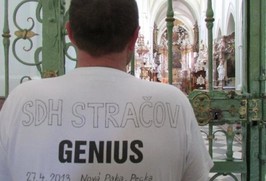 Areál zámku s bazilikou Nanebevzetí Panny Marie a sv. Mikuláše (Bous)